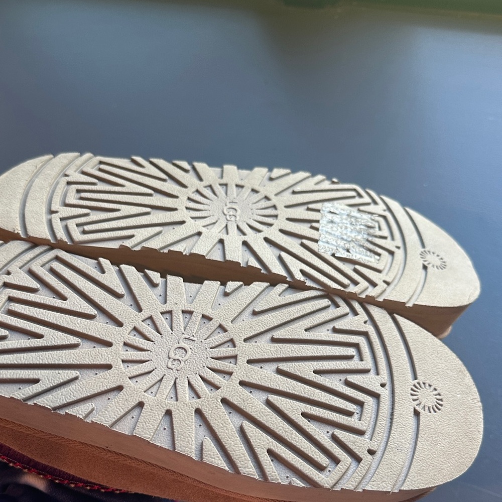 UGG  Tan Slippers with Red Accent - Picture 2 of 3